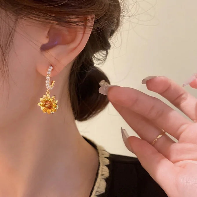 Pearl Beads Sunflower Earrings