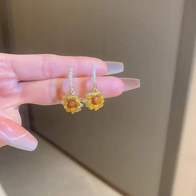 Pearl Exquisite Sunflower Earrings