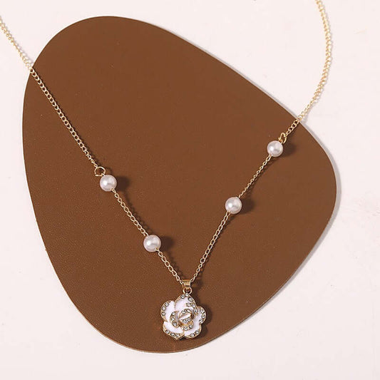 Pearl Flower Pendant Necklace