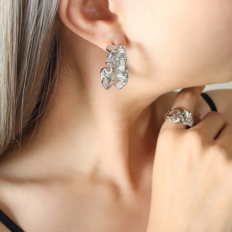 18K Gold Crinkle Hoop EarringsSilver