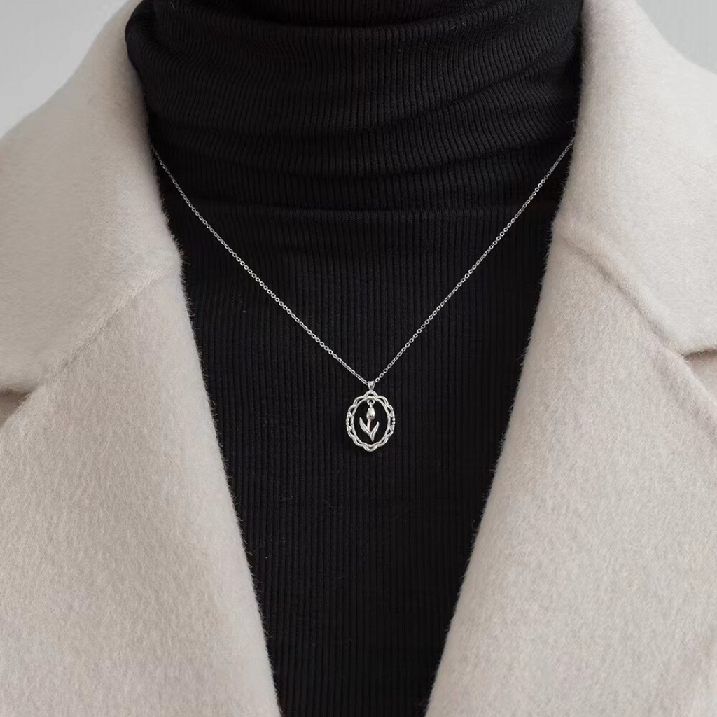 Silver Flower Pendant Necklace