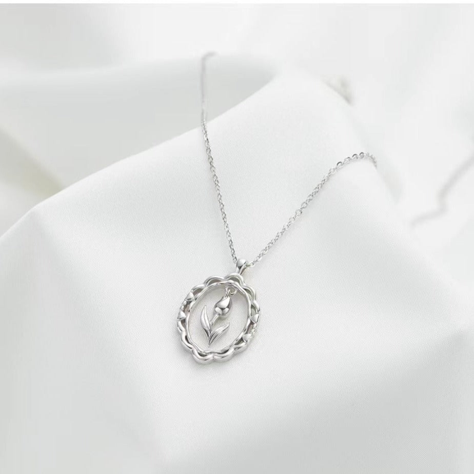 Sterling Silver Flower Pendant Necklace