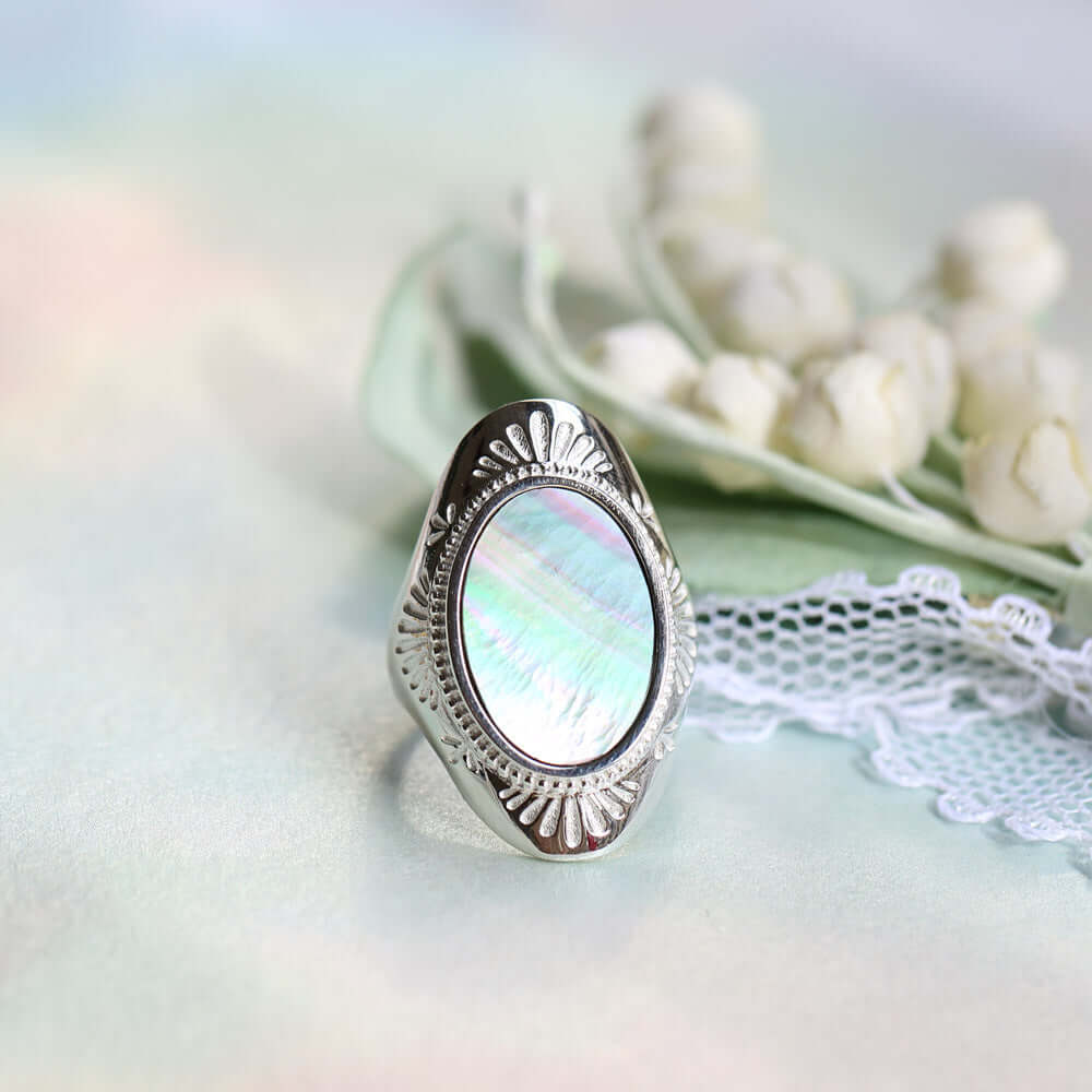 Retro Paua Abalone Shell Black Mother of Pearl Avon Ring