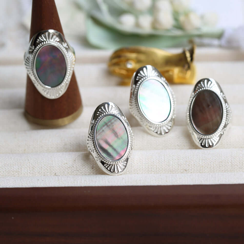 Retro Paua Abalone Shell Black Mother of Pearl Avon Ring