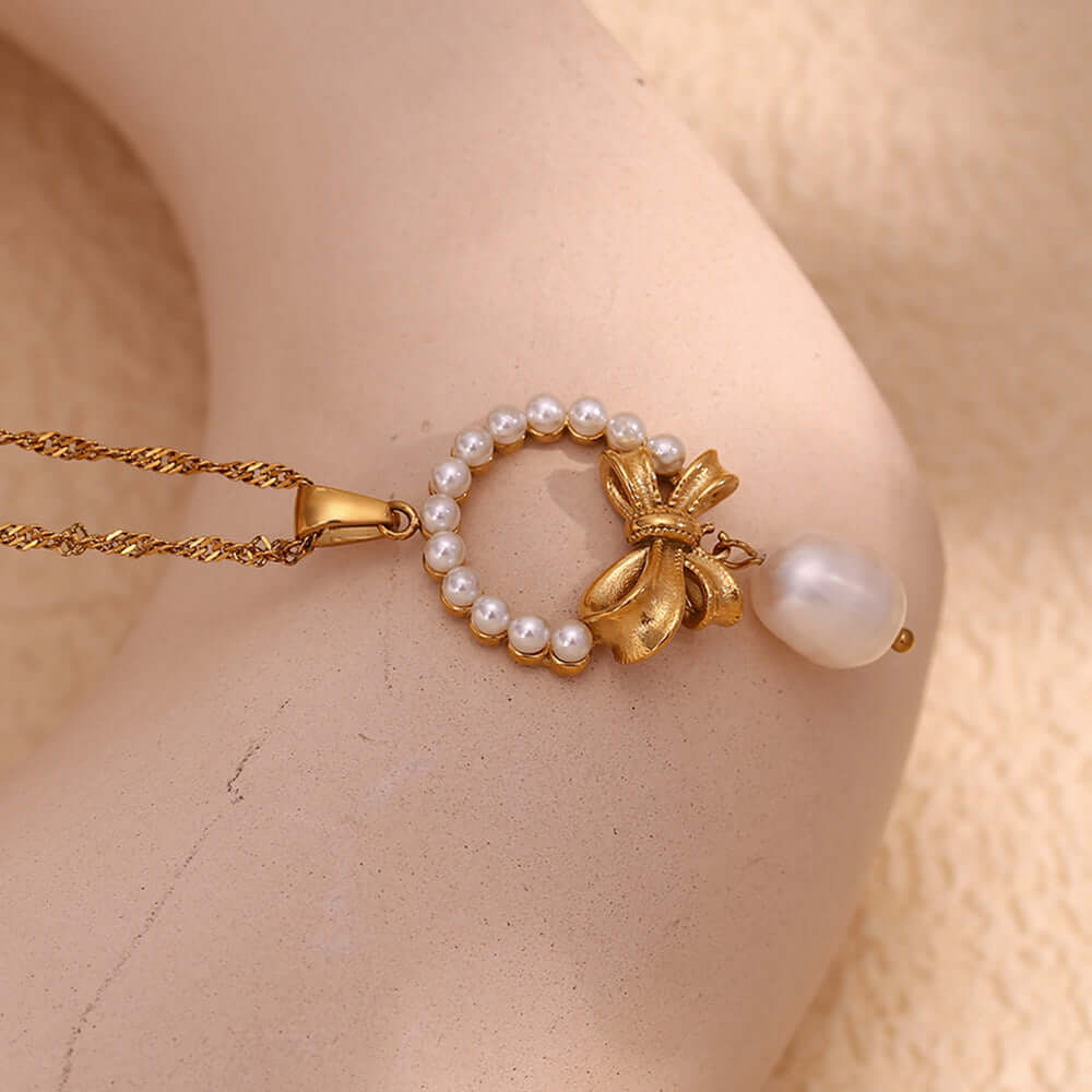 Feminine Pearl Bow Pendant Necklace