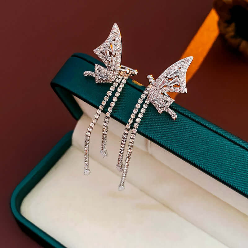 Sparkling No Piercing Butterfly Diamond Ear Cuff