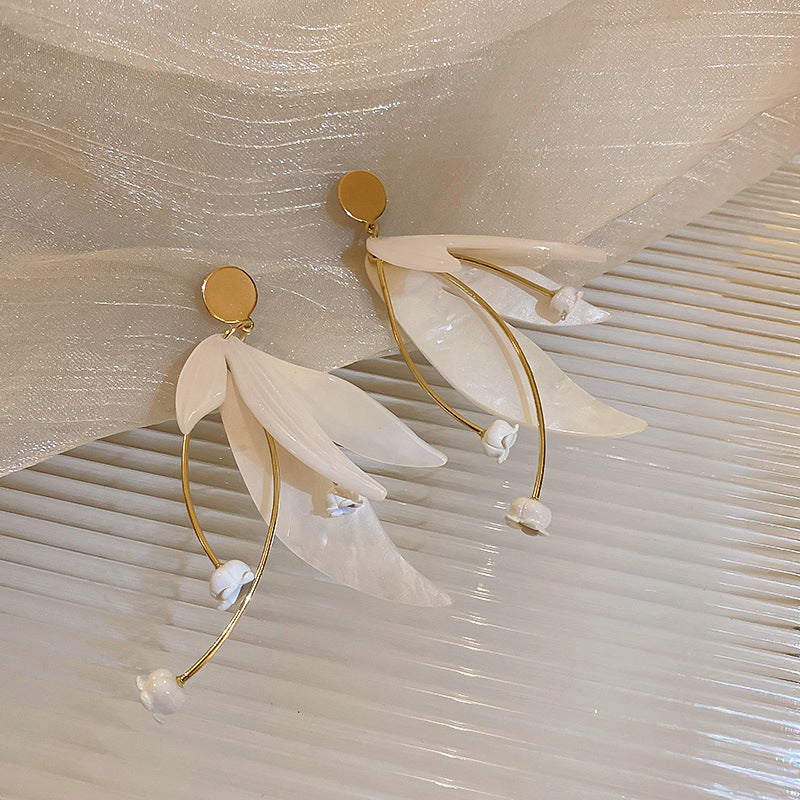 White Flower Petal Drop Earrings 