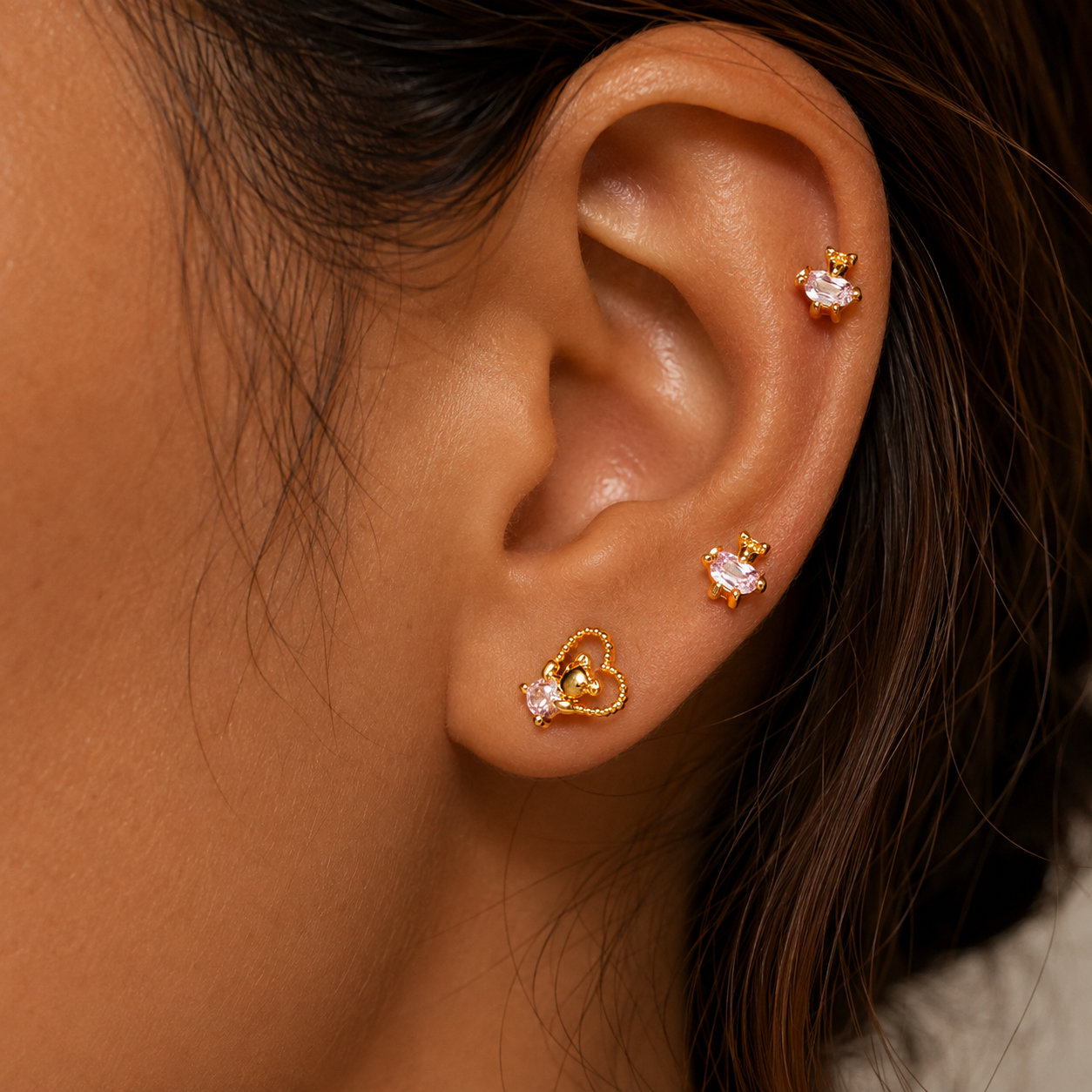 Hugging Bear Hypoallergenic Conch Earrings