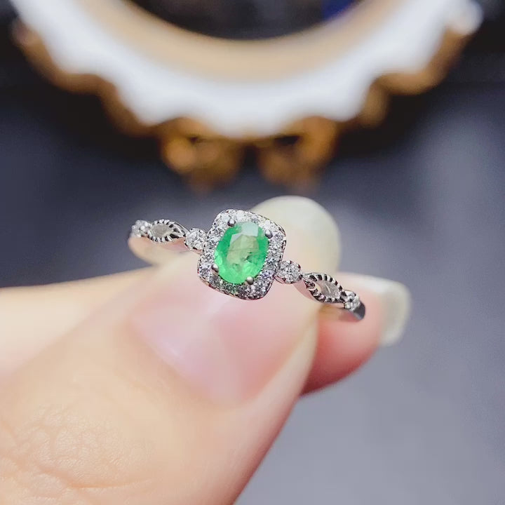 18K Platinum Minimalist Emerald Ring
