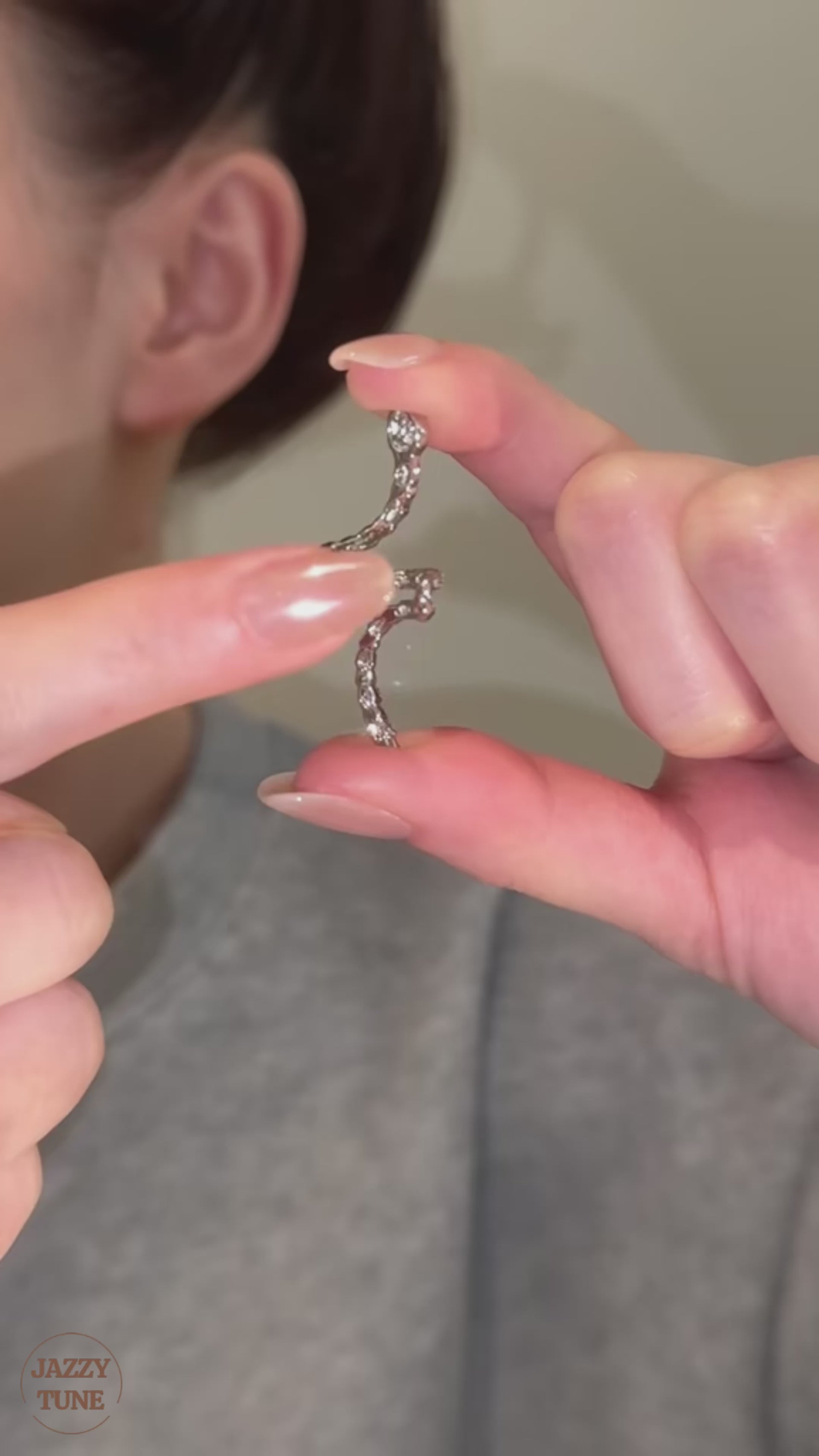 Stylish Silver Snake Ear Cuff | R2563