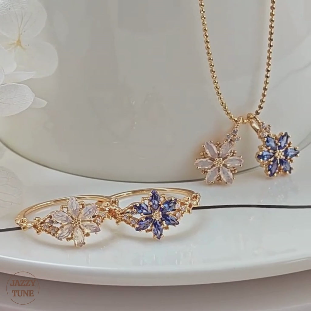 Romantic Flower Moonstone Ring Gold