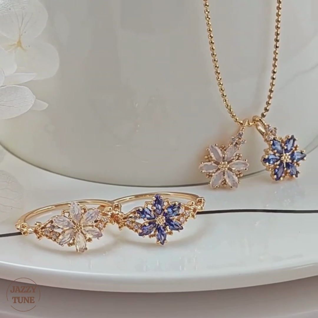 Romantic Flower Moonstone Ring Gold