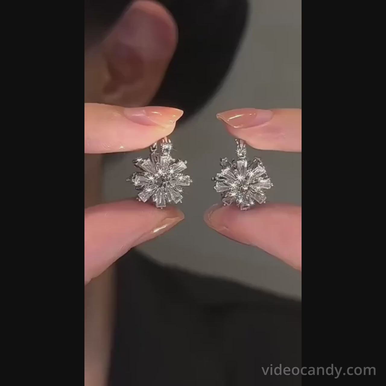 Petite Snowflake Leverback Stud Earrings | A6173